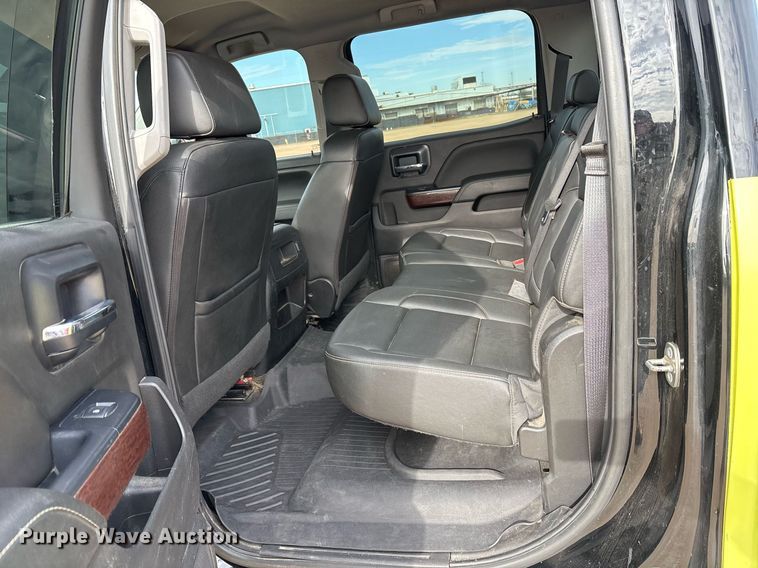 image for item OK9487 2018 GMC Sierra 1500 Crew Cab pickup truck