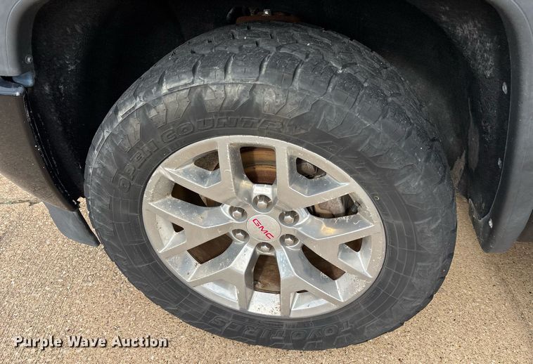 image for item OK9487 2018 GMC Sierra 1500 Crew Cab pickup truck