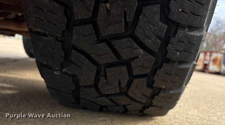 image for item OK9487 2018 GMC Sierra 1500 Crew Cab pickup truck