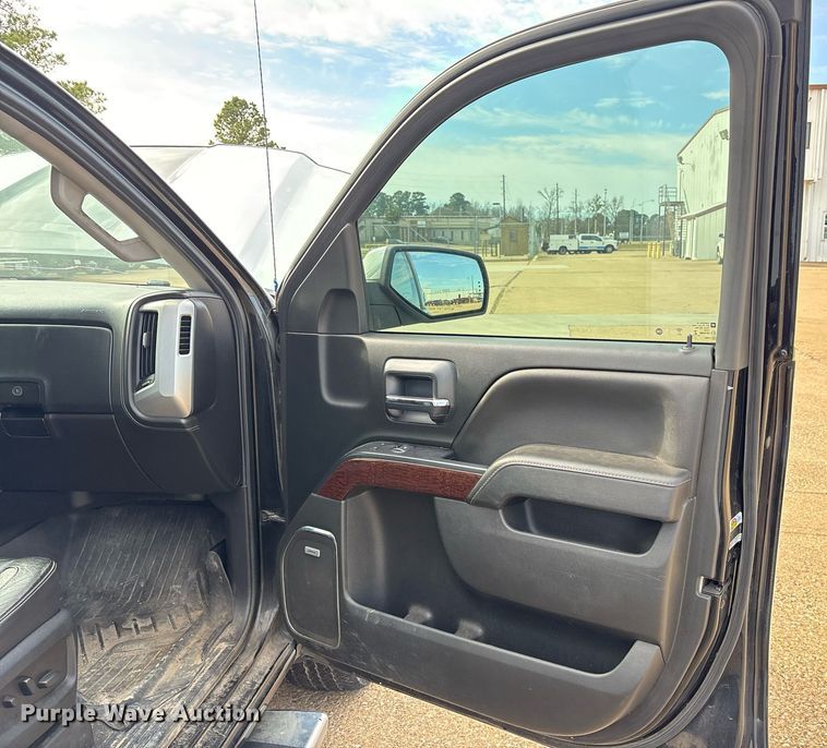 image for item OK9488 2018 GMC Sierra 1500 Crew Cab pickup truck