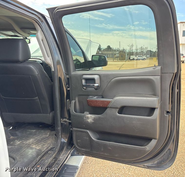 image for item OK9488 2018 GMC Sierra 1500 Crew Cab pickup truck