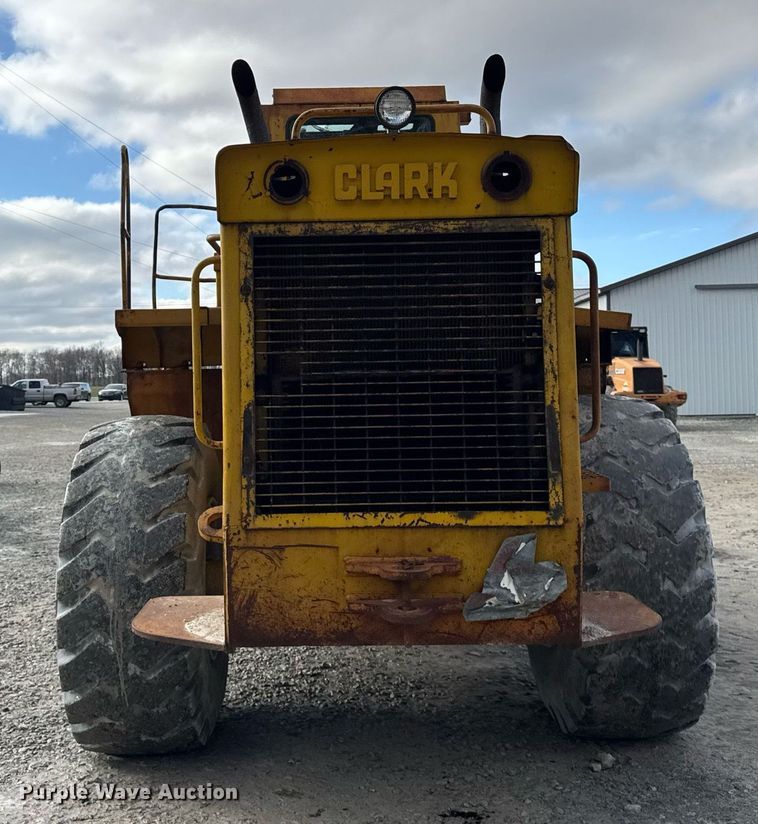 image for item DH9222 1976 Michigan  125B wheel loader