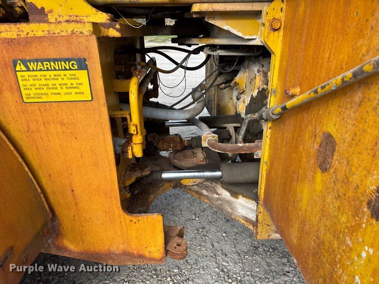 image for item DH9222 1976 Michigan  125B wheel loader