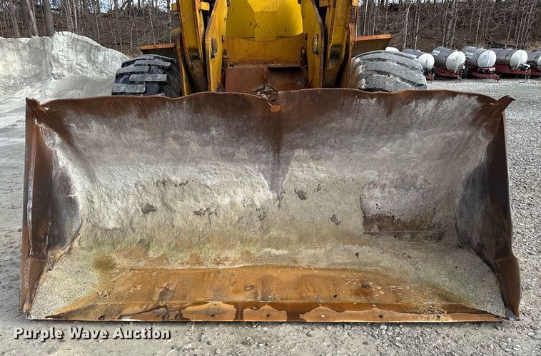image for item DH9222 1976 Michigan  125B wheel loader