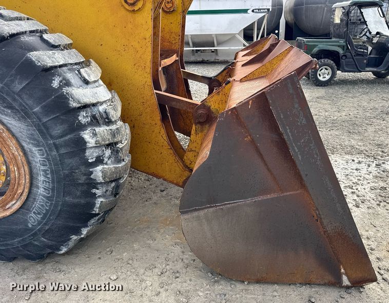 image for item DH9222 1976 Michigan  125B wheel loader