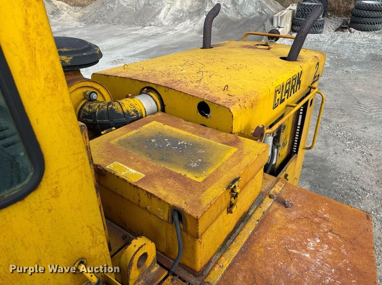 image for item DH9222 1976 Michigan  125B wheel loader