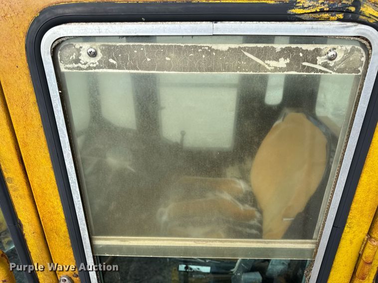 image for item DH9222 1976 Michigan  125B wheel loader