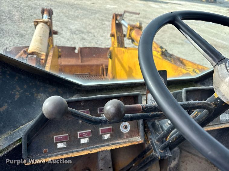 image for item DH9222 1976 Michigan  125B wheel loader