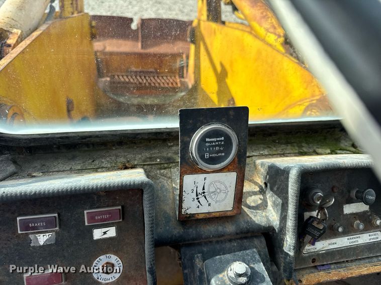 image for item DH9222 1976 Michigan  125B wheel loader