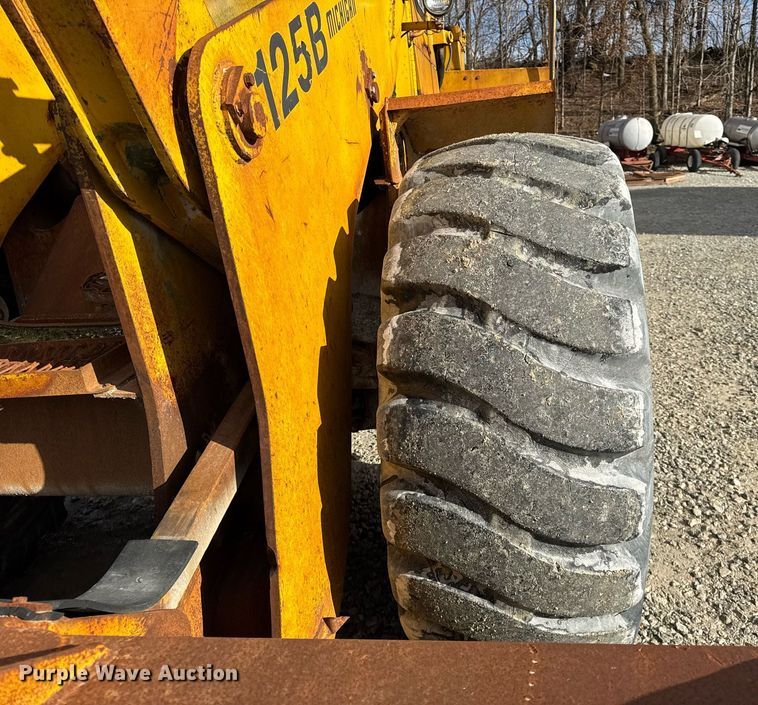 image for item DH9222 1976 Michigan  125B wheel loader