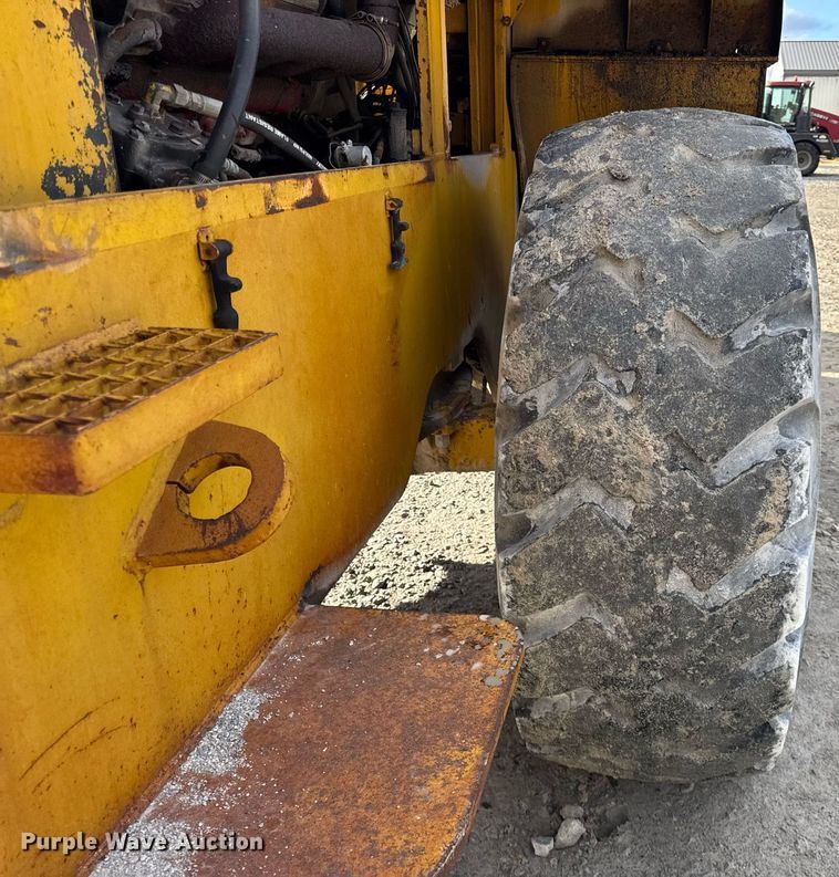 image for item DH9222 1976 Michigan  125B wheel loader