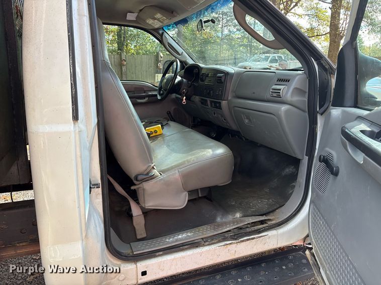 image for item DM1851 2007 Ford F450 Super Duty dump truck