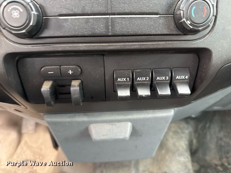 image for item DM5508 2015 Ford F450 Super Duty SuperCab utility / service truck