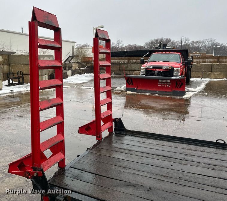 image for item DN0889 2015 Towmaster B6D equipment trailer