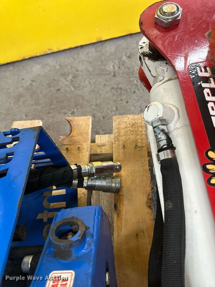 image for item DN0899 CMP HG61 rotating excavator grapple