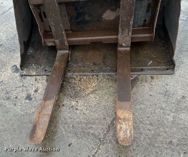 image for item DN0922 2014 Avant 630 compact wheel loader