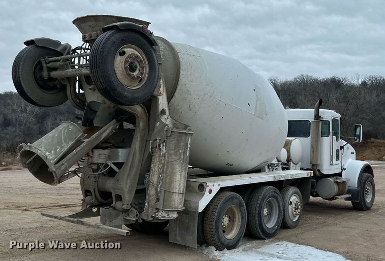 image for item DN0937 2003 Kenworth W900 ready mix truck