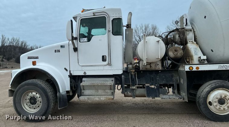 image for item DN0937 2003 Kenworth W900 ready mix truck