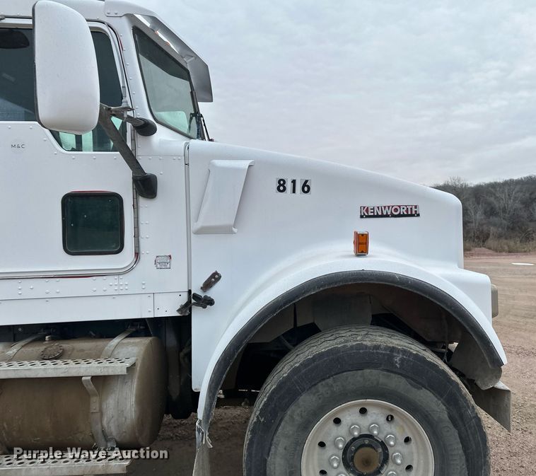 image for item DN0937 2003 Kenworth W900 ready mix truck