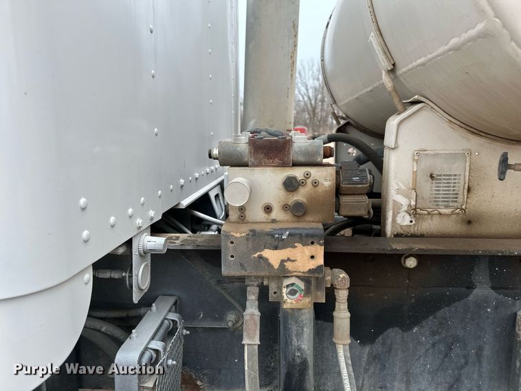 image for item DN0937 2003 Kenworth W900 ready mix truck