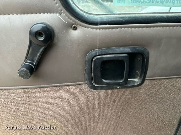 image for item DN0937 2003 Kenworth W900 ready mix truck