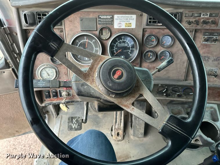 image for item DN0937 2003 Kenworth W900 ready mix truck