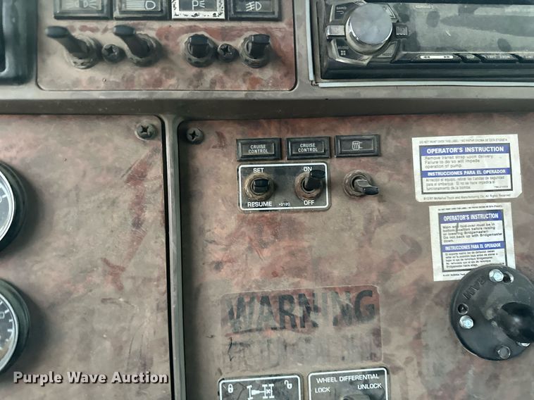 image for item DN0937 2003 Kenworth W900 ready mix truck