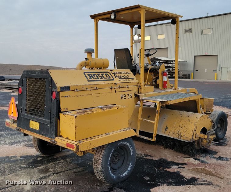 image for item DN3662 Roscoe RB-38 broom