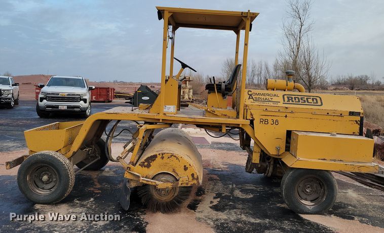 image for item DN3662 Roscoe RB-38 broom