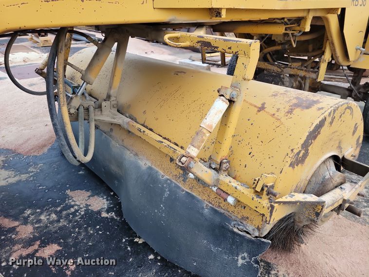 image for item DN3662 Roscoe RB-38 broom