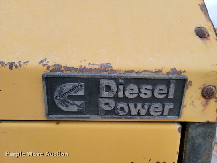 image for item DN3662 Roscoe RB-38 broom