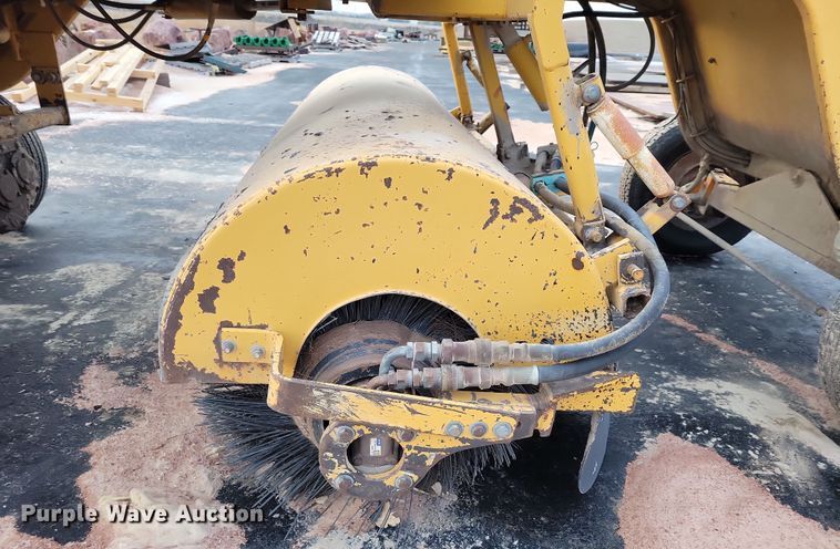 image for item DN3662 Roscoe RB-38 broom