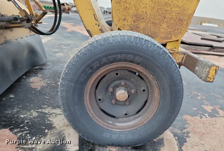 image for item DN3662 Roscoe RB-38 broom