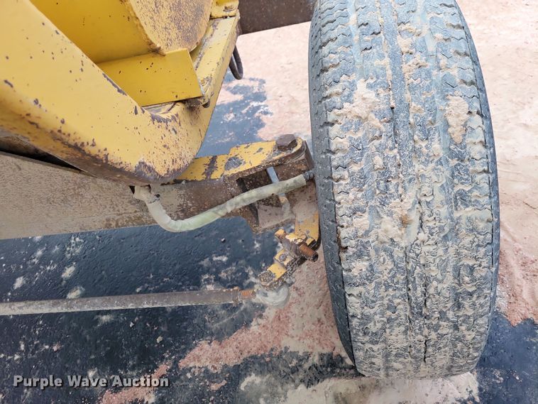 image for item DN3662 Roscoe RB-38 broom