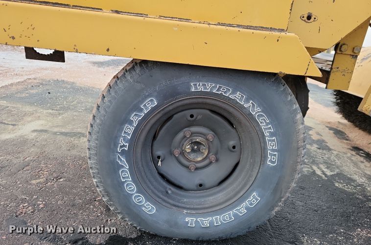 image for item DN3662 Roscoe RB-38 broom