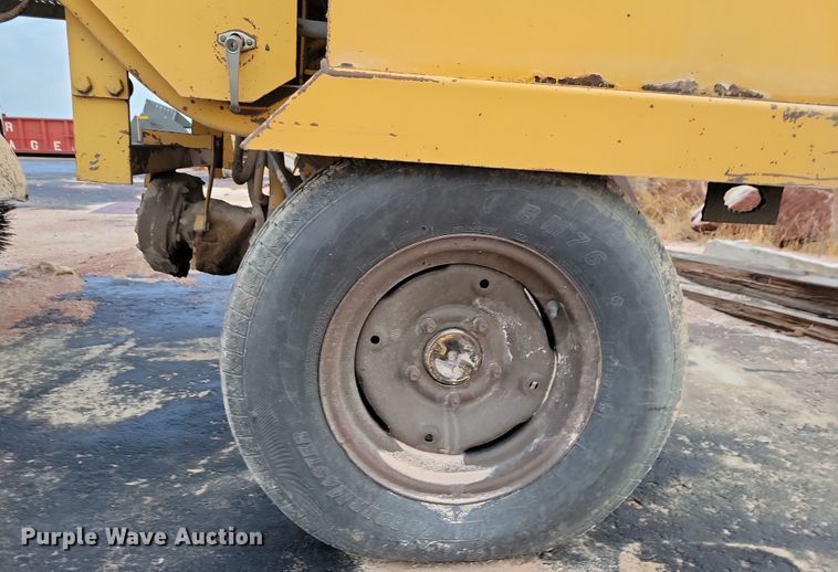 image for item DN3662 Roscoe RB-38 broom