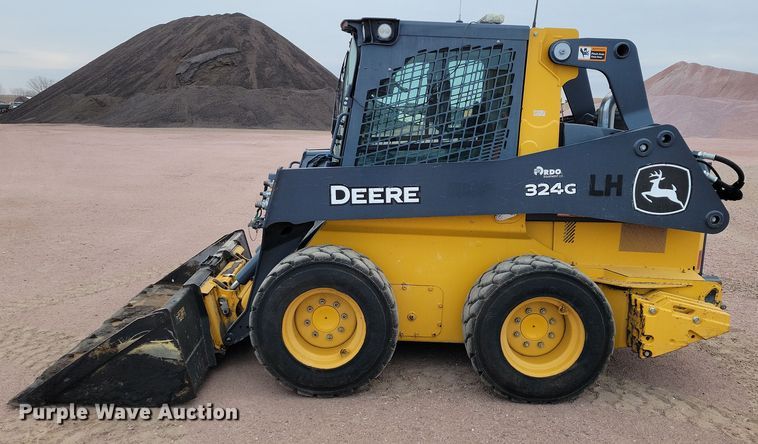 image for item DN3663 2021 John Deere 324G skid steer loader