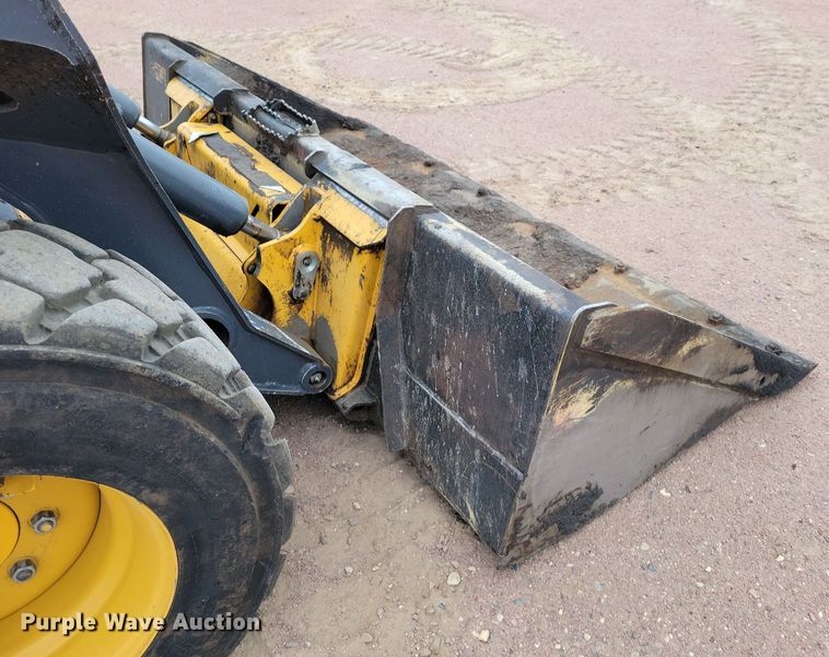 image for item DN3663 2021 John Deere 324G skid steer loader