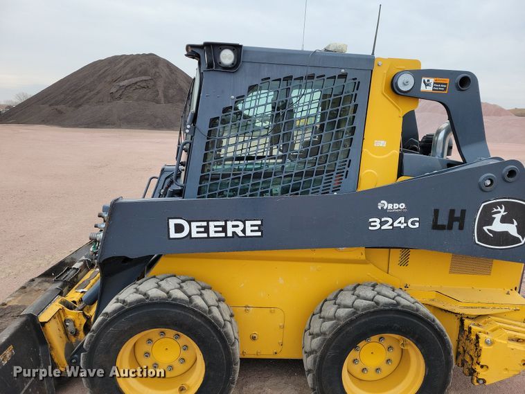 image for item DN3663 2021 John Deere 324G skid steer loader