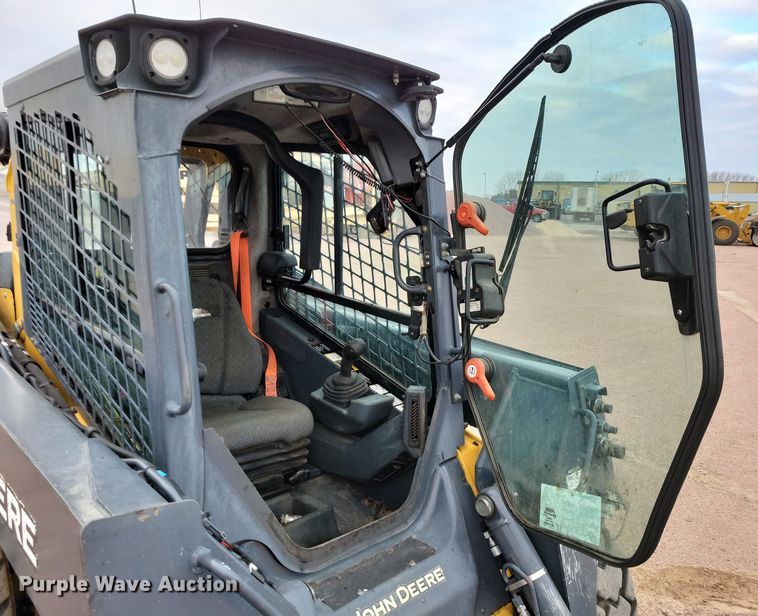 image for item DN3663 2021 John Deere 324G skid steer loader