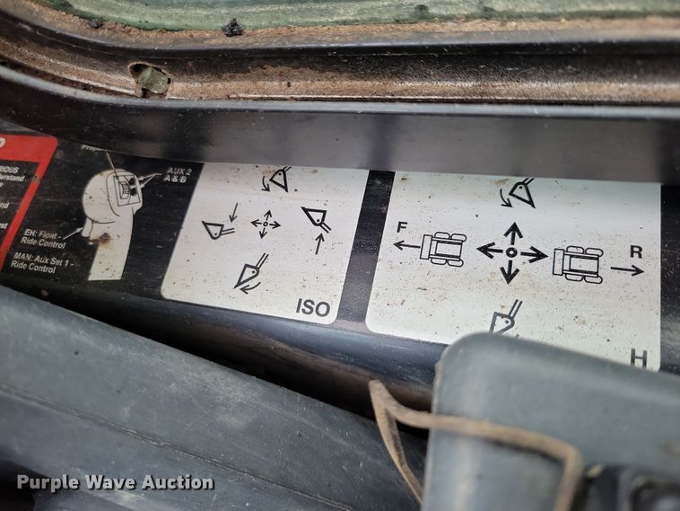 image for item DN3663 2021 John Deere 324G skid steer loader