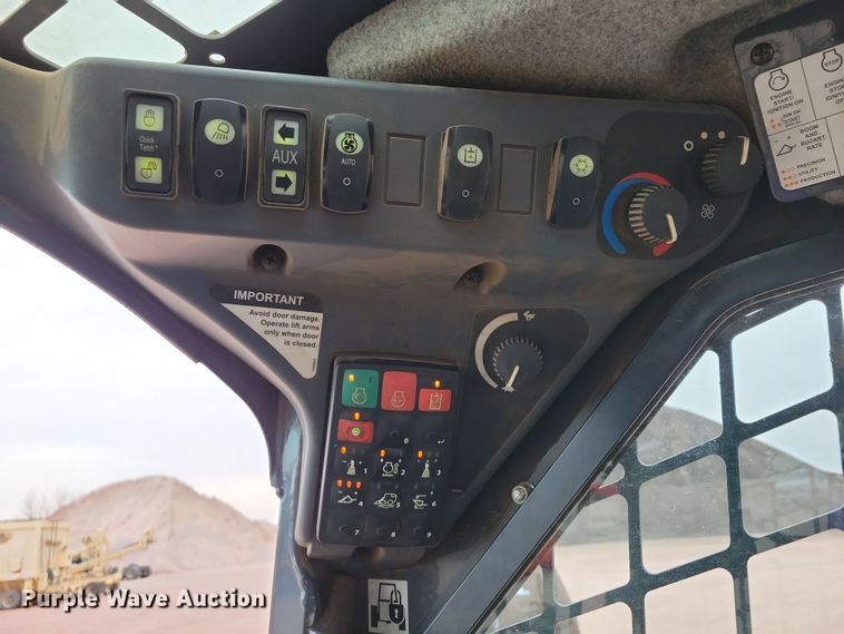 image for item DN3663 2021 John Deere 324G skid steer loader