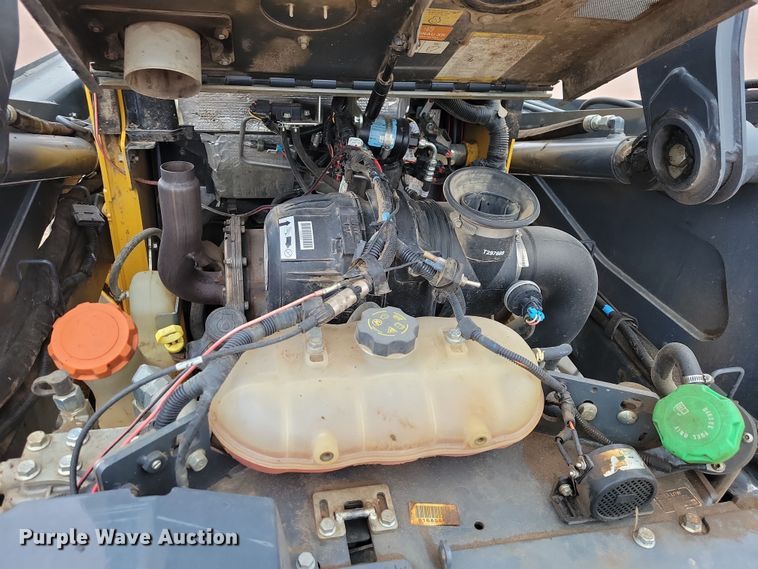 image for item DN3663 2021 John Deere 324G skid steer loader