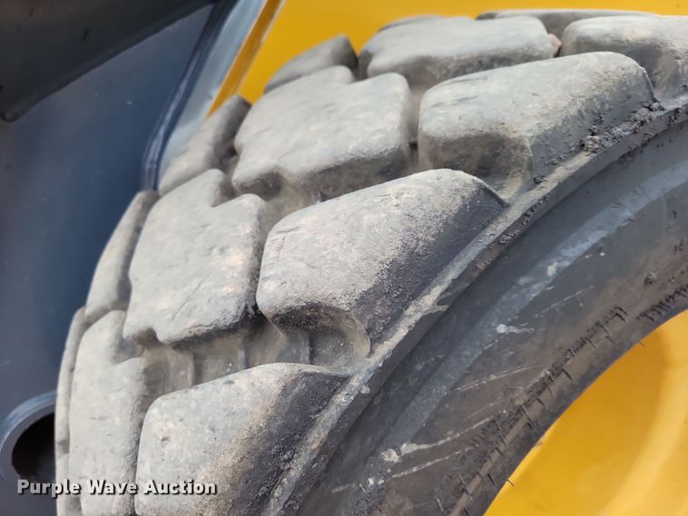 image for item DN3663 2021 John Deere 324G skid steer loader