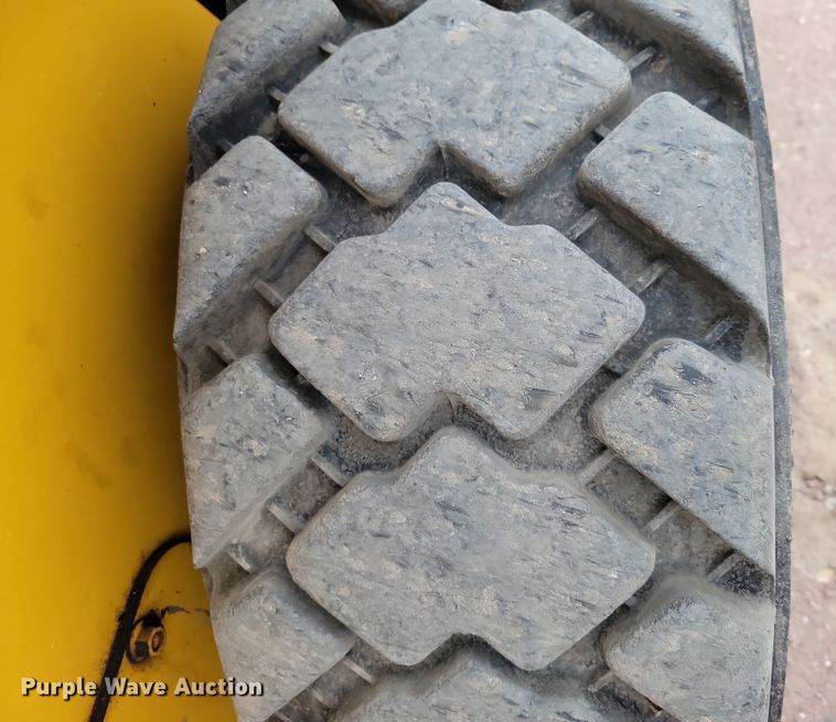 image for item DN3663 2021 John Deere 324G skid steer loader