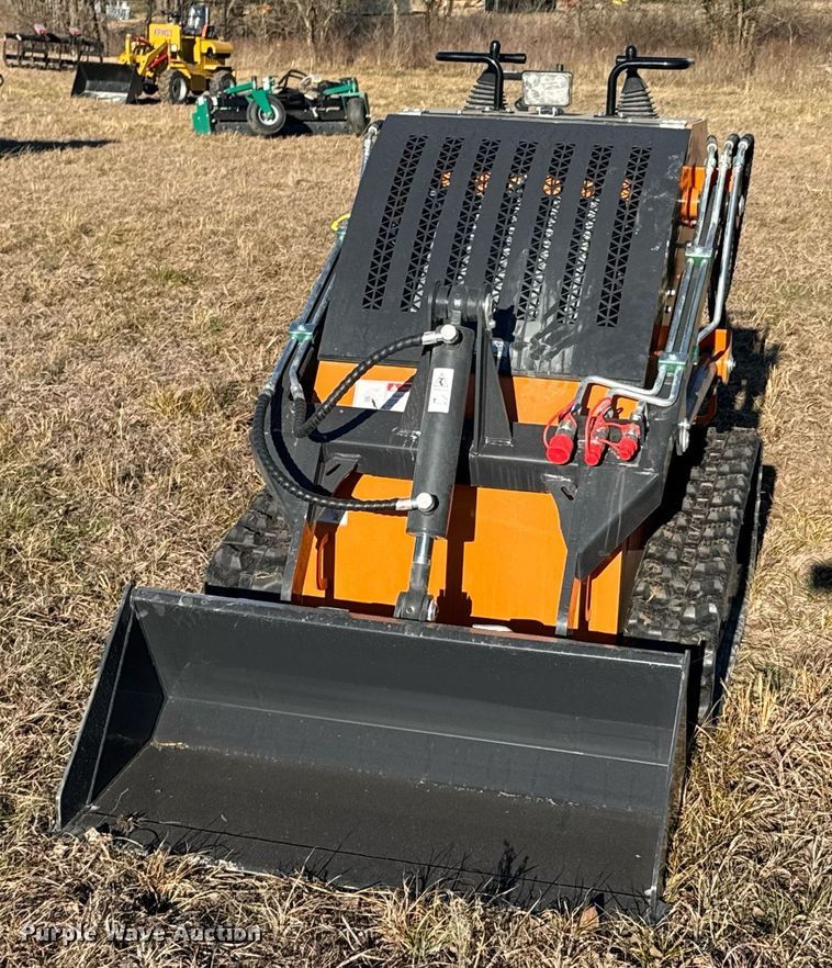 image for item DO0087 Compact utility loader