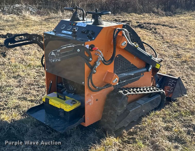 image for item DO0087 Compact utility loader