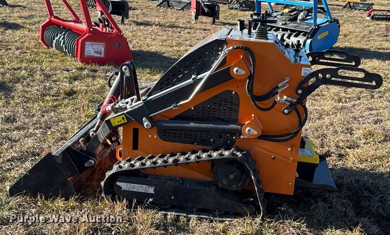 image for item DO0087 Compact utility loader