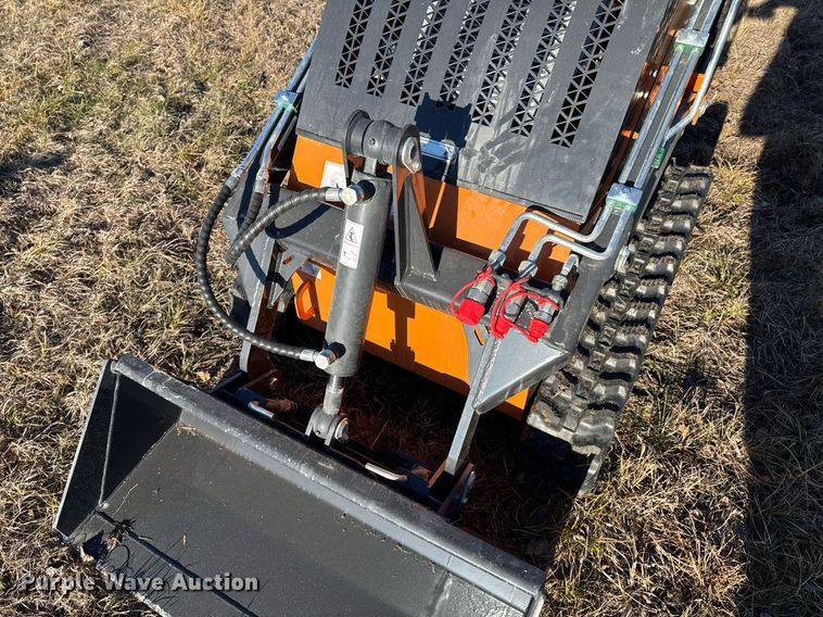 image for item DO0087 Compact utility loader