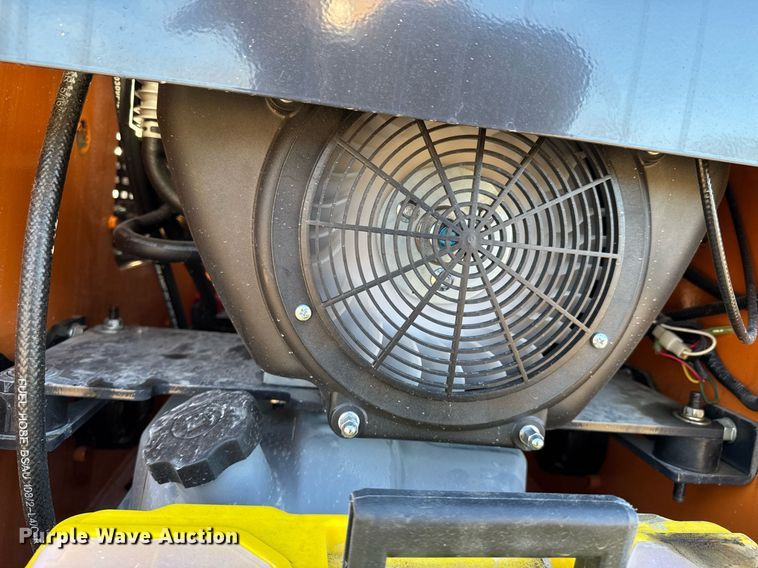 image for item DO0087 Compact utility loader